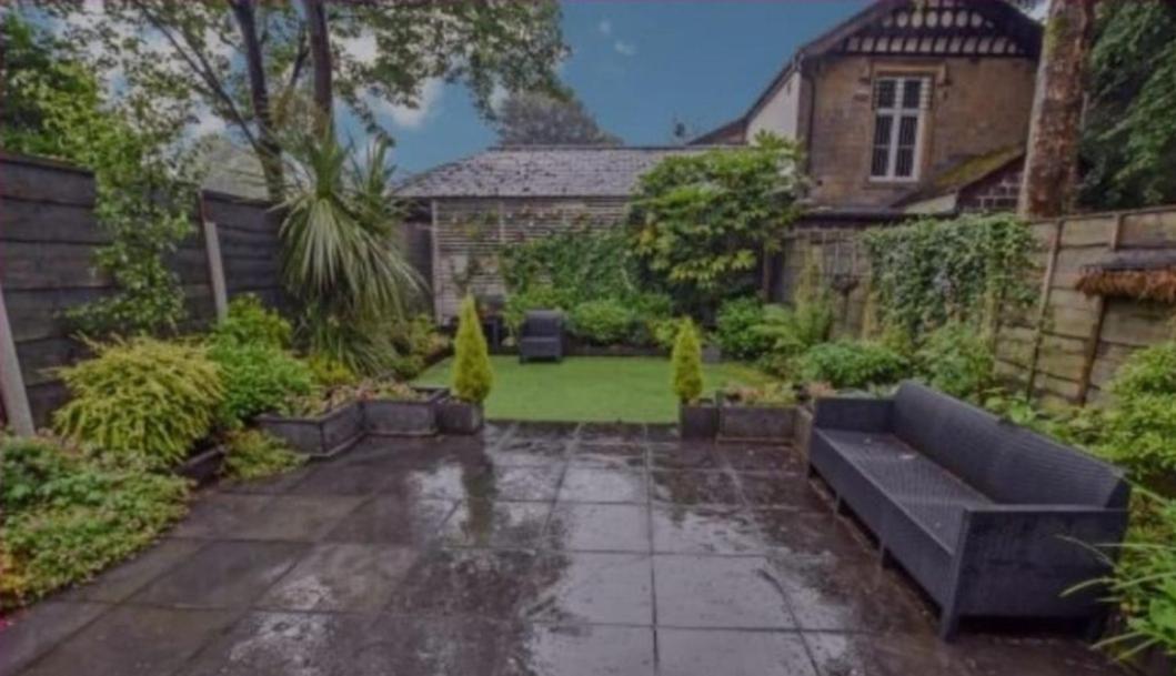 Ash Lawns Bolton Exterior photo